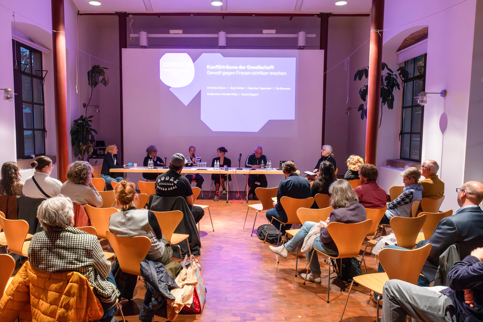 Panel zum Thema "Konflikträume der Gesellschaft" im Rahmen des ConflictA Auftakts.