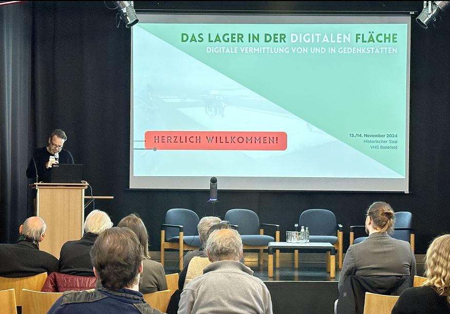 Podiumsdiskussion zum Thema "Digitale Vermittlung von und in Gedenkstätten".